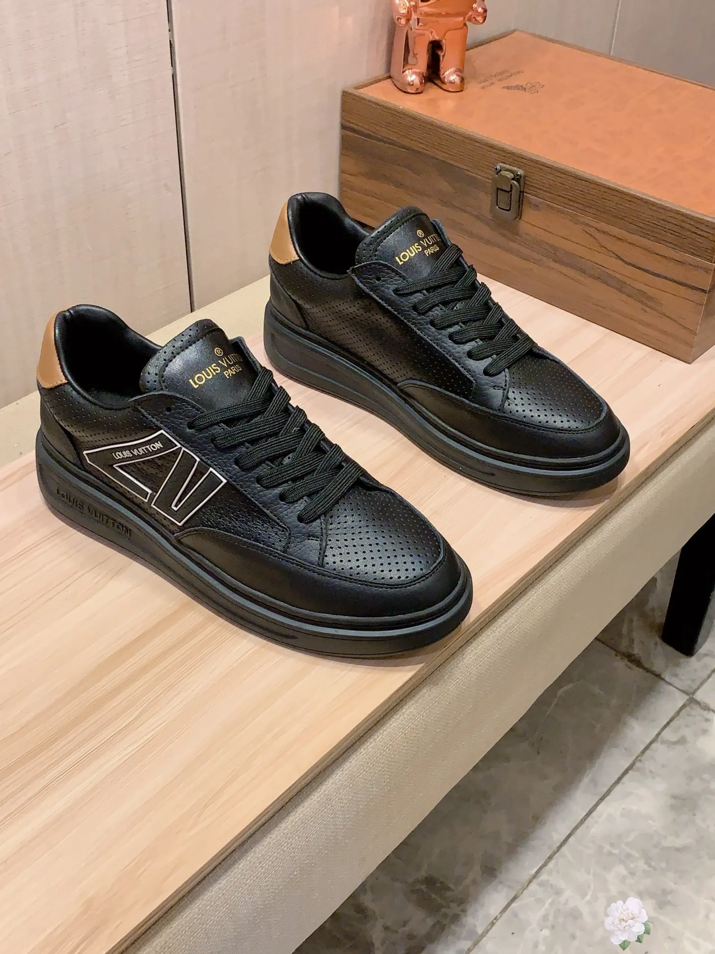 Men's Men's Shoes 💰420💰💰🎩🎩[Lightning][Lightning] "Lv*" The latest and most popular casual shoes, top brands [Seduce] Luxury ~ Purchasing Agency, Top ~ Quality. [Strong] The upper is made of imported breathable cowhide with material ➕ breathable sheepskin feet (•) and fine workmanship. Original stylish and stylish soft rubber wear-resistant and non-slip outsole, light and comfortable on the feet, the real thing looks better when taken in real life, 413: code: 38-44, 6️⃣ colors selected